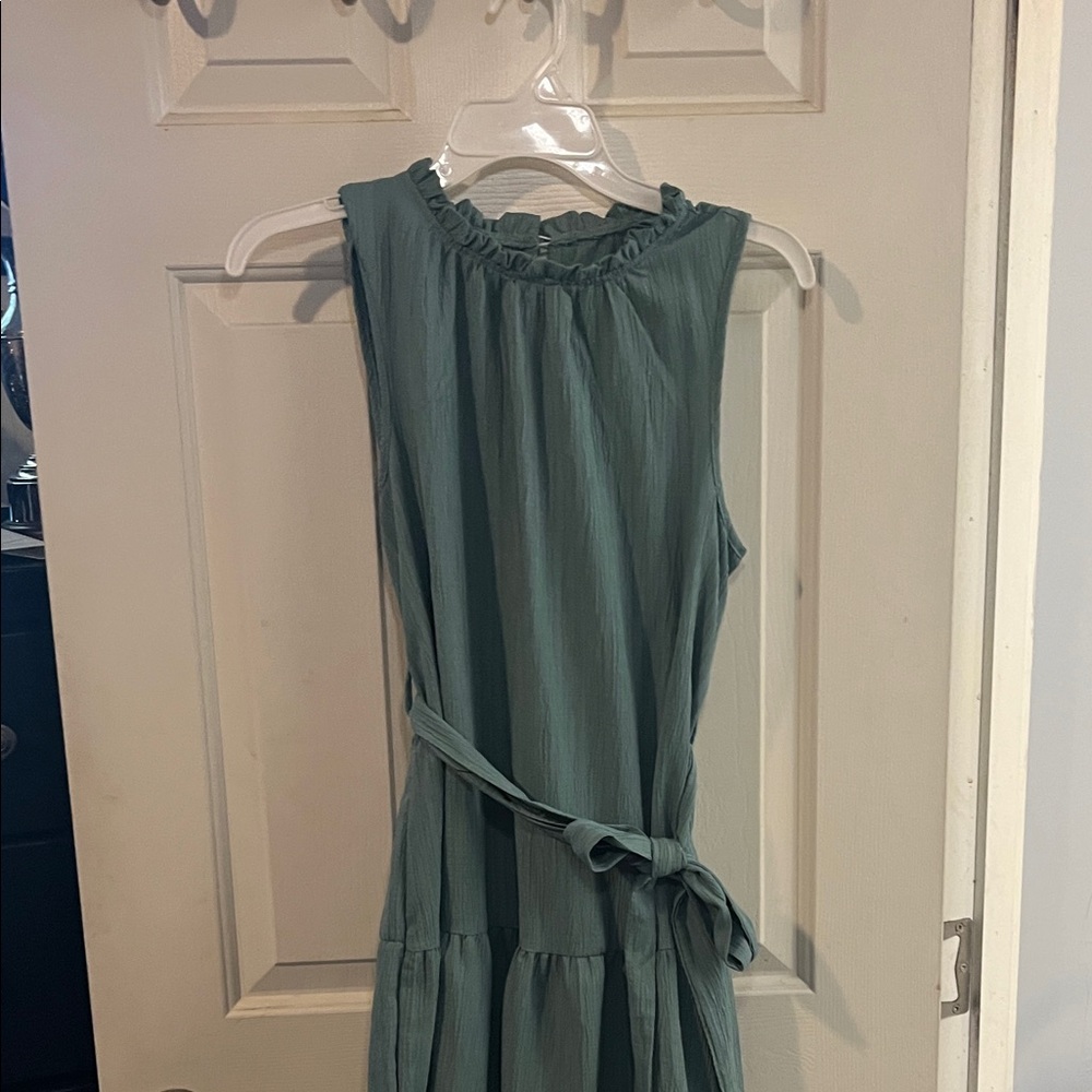 Sleeveless Green Dress with Waist Tie size M